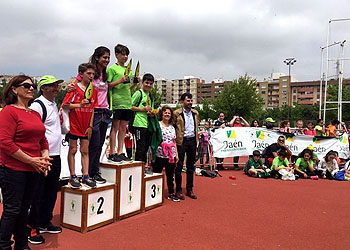 Las instalaciones deportivas de La Salobreja, en la capital jiennense, han acogido una jornada de atletismo.